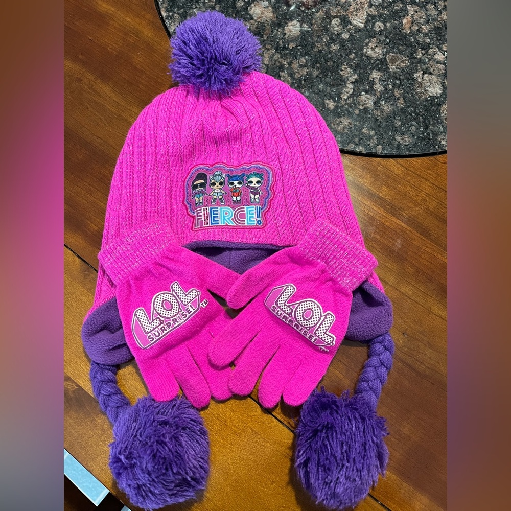 Girls LOL Hat & Gloves